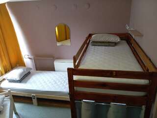 Хостел Британия Уфа 6- местный Общий номер (нижние места)-3