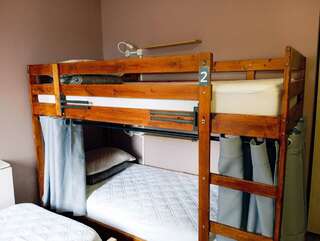 Хостел Британия Уфа 6- местный Общий номер (верхние места)-1